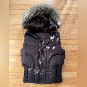 Aritzia O.G. Talula Puffer Vest with 50% duck down